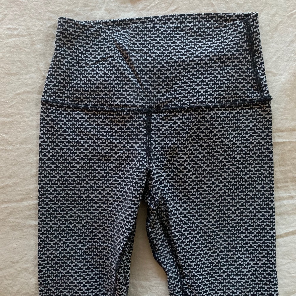 Lululemon Align Pant 21” DISCONTINUED PATTERN - Picture 1 of 3